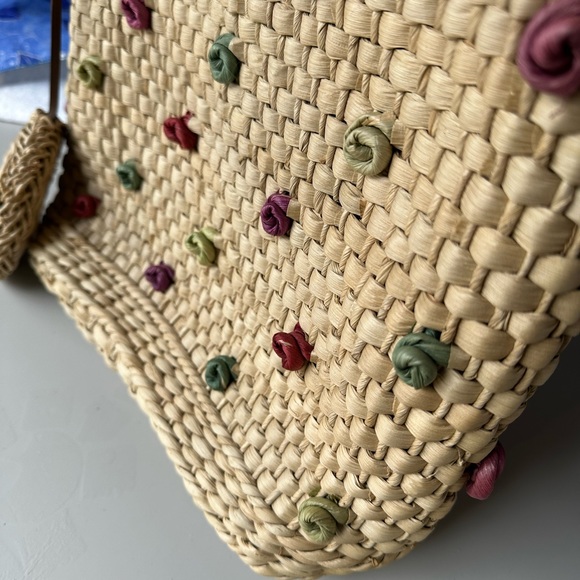 Straw corn husks hand woven tote - Picture 4 of 10